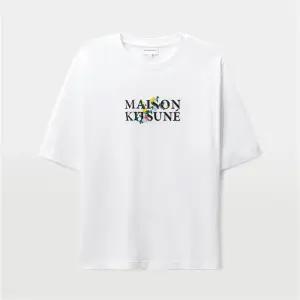 메종키츠네 플라워 로고 반팔 티셔츠 LW00116KJ0119 P100