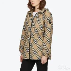버버리 체크 위스터블 여성 후드 바람막이 아우터 자켓 8110303