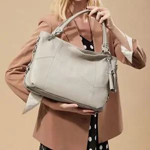 고급 소가죽 스퀘어쉐입 태슬 베이직 숄더백 정장코디-WFI9FAY