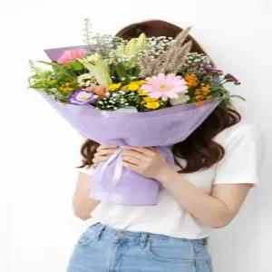 생일 출산 칠순 아내 부모님 축하 랜덤꽃 계절생화 택배 꽃배달 꽃 생화 행복한다발(M)