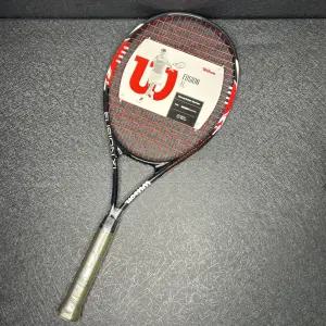 [관부가세포함] 새로운 Wilson 윌슨 Fusion XL 테니스 라켓(그립 사이즈 4 3/8”) WRT30