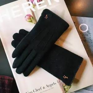 [헤지스](대구신세계)[선물추천][HAZZYS ACC] 블랙 퍼 배색 울 여성장갑 HIGV5F001BK