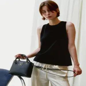 닥스 액세서리 25FW [BLOOM] 블랙 DD로고 소가죽 토트백 S DCBA5F300BK