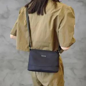 여성 스트리트 패션 옥스포드 블랙 조절 끈 크로스 미니백