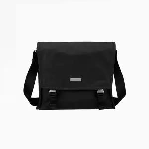 [롯데백화점]캘빈클라인 남성 슬릭 나일론 메신저 라지(4D3146G-UB1)