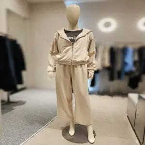 [코데즈컴바인] 자수 포인트 후드 집업 셋업 (CKC-XX390W9)