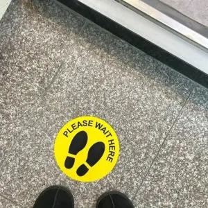 원형 노란 발자국 스티커 20cm 데코 활용 용품 포인트 (WFJ5TME)