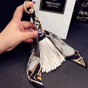 고품질 가죽 태슬 키링 열쇠고리 가방 백팩 소품 장식 (WFK9FLY)