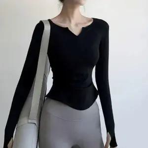 다용도 피트니스 여성 필라폴웨어 브이넥 긴팔티 WFIKU27