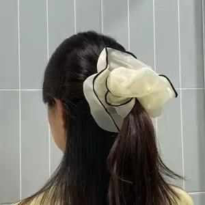 쉬폰 투톤 스크런치 곱창머리끈 화이트