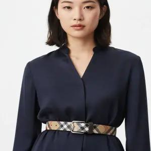 [버버리]25FW Reversible Checked B Buckle Belt 8092046 리버시블 체크 버클 벨트 817144