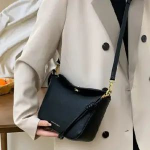 여성 숄더 크로스백 심플 데일리 미니 가방