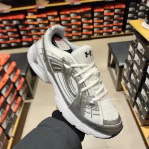 언더아머 UA 솔라 신발 운동화 6005284-100