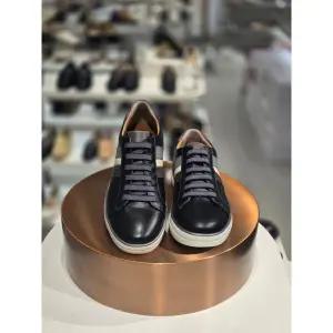 [공식매장판] 금강제화 랜드로바 ORUVA 남성 밴드끈 세미 캐주얼 스니커즈 ESPOC48