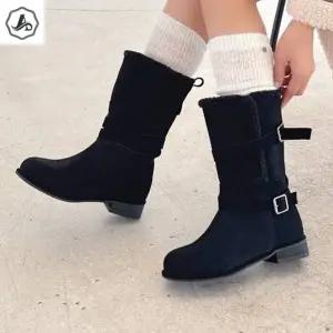 [애슬릿] 미들 부츠 여성 겨울 방한 퍼 안감 캐주얼 버클