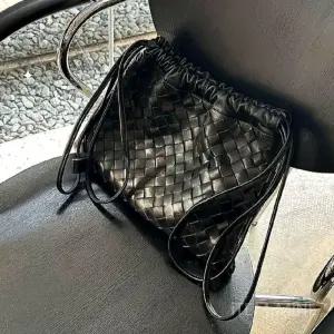 소가죽 위빙백 숄더백 복조리 샵크레센도 호보백 가방