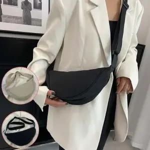 가벼운 반달미니백 크로와상백 크로스백 가방 반달미니백