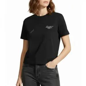 지방시 26SS 로고 스탬프 프린트 코튼 티셔츠 (BW70FJP7A7 001)