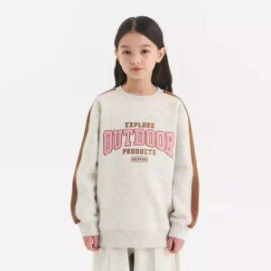[아웃도어 프로덕트 키즈]바시티 레터링 기모 맨투맨 (오트밀) OD254IMM04_OTM