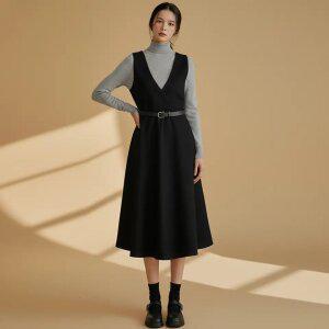 여성 벨티드 브이넥 민소매 플레어 원피스