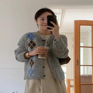 울 브레드 아가일 니트 가디건 (one color)