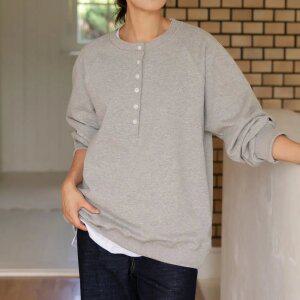 [엘리시아] 30% 신년 특가 [MADE] 히버 버튼 자수 맨투맨 T