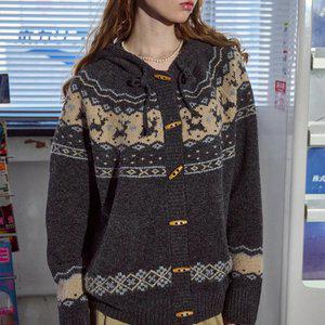 [2-WAY] 노르딕디어 토글 후드 니트 챠콜