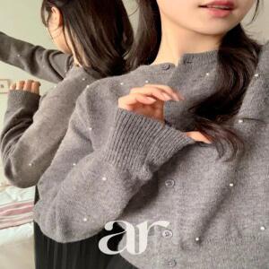 라운드넥 진주 버튼 니트 가디건 겨울니트 겨울가디건 데이트룩 마실룩 데일리룩 나들