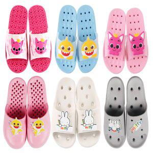 핑크퐁 아기상어 유아 아동 키즈 화장실 EVA 미끄럼방지 물빠짐 욕실화 실내화 슬리퍼