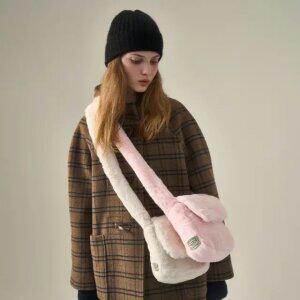 밍크털 크로스백 AP7ABA12