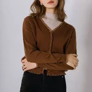 [막스까르띠지오]프릴 라인 브이넥 숏 가디건