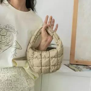 누빔가방 여성 잔솔 핸드백 미니토트백 여성핸드백 미니 여성토드백 패딩 여성토트백 도트백 손가방