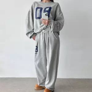 여자 데일리룩 트레이닝 핀턱 와이드팬츠 맨투맨 세트