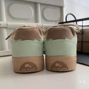 엘럽여자 캔버스화 추동 통굽 플랫폼 슬립온 스몰 패션 슈즈 원템4