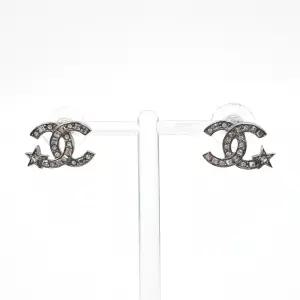 [구구스]중고명품 샤넬 로고 장식 귀걸이 (NO 10262661)