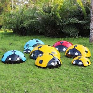 공원 조형물 무당벌레 장 정원 카페 펜션 조각 중간 블루