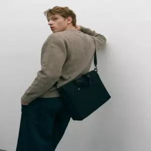 질스튜어트 액세서리 남성 25FW [MOV] 모브 블랙 나일론 브리프케이스 JUBA5F310BK