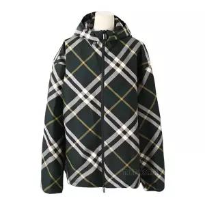 [버버리] 24SS 남성 8081895 체크 바람막이 집업 점퍼 다크그린