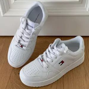 [타미힐피거]여성운동화 키높이여자운동화 스니커즈 트위계