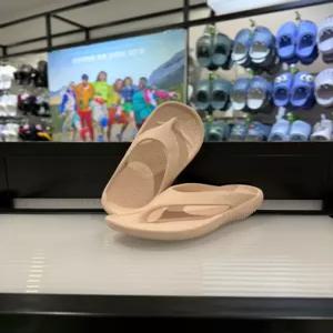 [크록스] 크록스 멜로우 리커버리 우먼스 플립 211100-6UR 핑크 플립플랍 쪼리