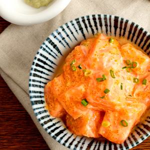 스리라차 마요연어 500g+날치알+스리라차소스 연어깍두기