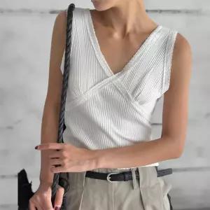 여성 모달 크로스 레이스 슬림핏 브이넥 스판 나시