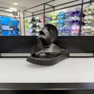 [크록스] 크록스 겟어웨이 플랫폼 토우 루프 210834-001 블랙