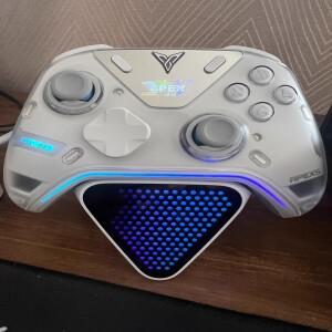 APEX5 게임패드 컨트롤러용 Flydigi 2PRO 충전 도킹 포함되지 않음)