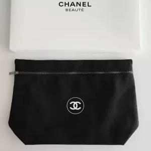 샤넬 뷰티 라지 클러치 파우치/ 샤넬 뷰티 남녀공용 파우치 