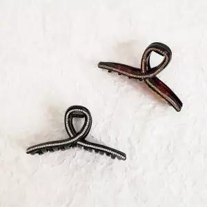 [콩심팥심]시후주얼리 크리스탈 꼬임라인 반묶음 집게핀 HA768Tp 블랙 브라운