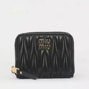 미우미우 25FW 마테라쎄 나파 레더 동전 지갑 5MM268 AFPP F0002 529057