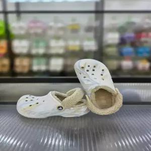 [크록스]포근한 클로그 바야 라인드 퍼즈 스트랩 마블 클로그 209241-94S/애플아울렛