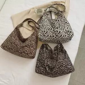 데일리 레오파드 패턴 숄더백 캐주얼백 패브릭 가방 호피무늬가방 여자숄더백 큰가방 패브릭가방 여자가방