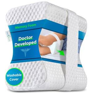 스포츠 메디카 닥터, 옆구리 수면자를 위한 무릎 베개 개발 - 옆구리 수면, 허리 및 좌골 를 위한 워셔블 커버 메모리 폼 다리 베개 - 척추 정렬 - 무릎 고관절 쿠션 사이